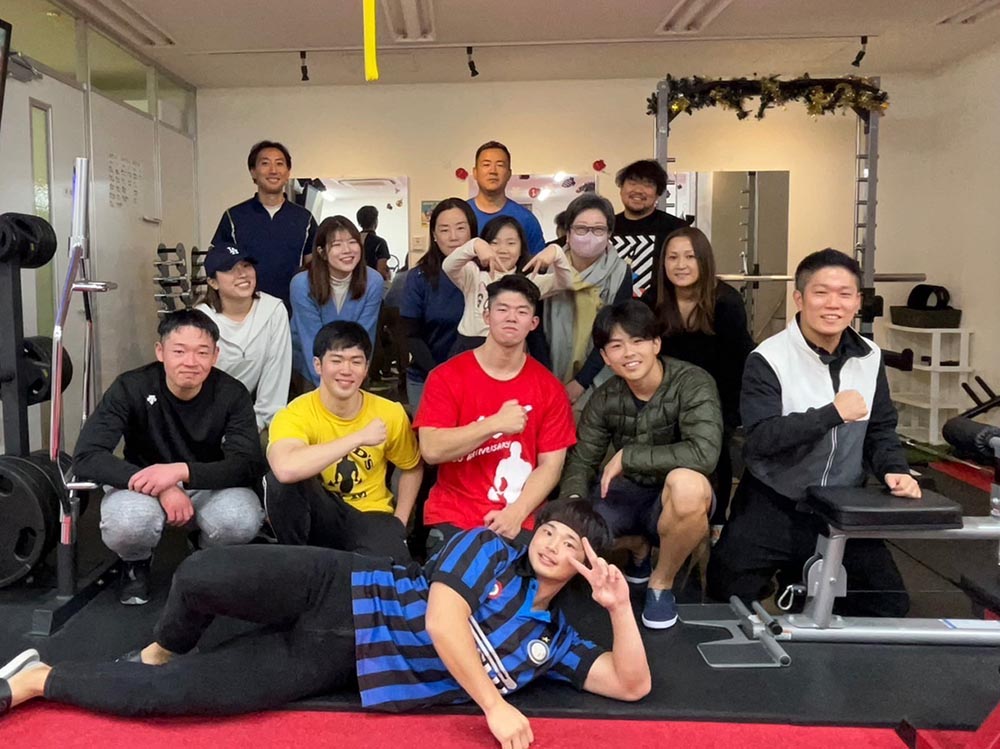 2023年11月26日　稲毛海岸店でタイトウ・トレーナーの送別会&ちょっと早めの忘年会を開催！